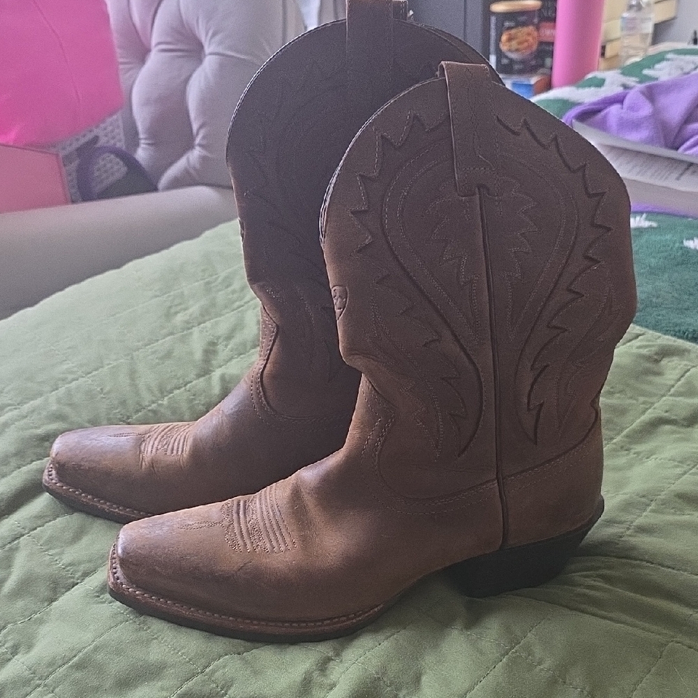 Ariat Tan Leather Cowboy Boots
